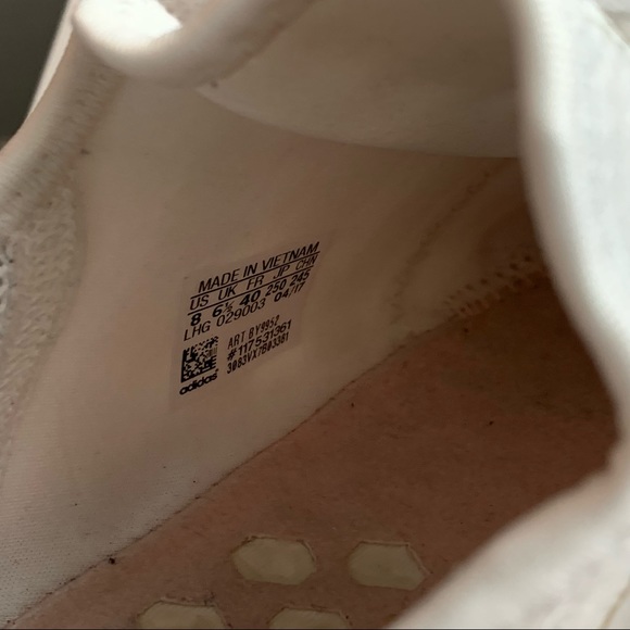 Women’s Adidas NMD_R1 Sneaker - Picture 5 of 15